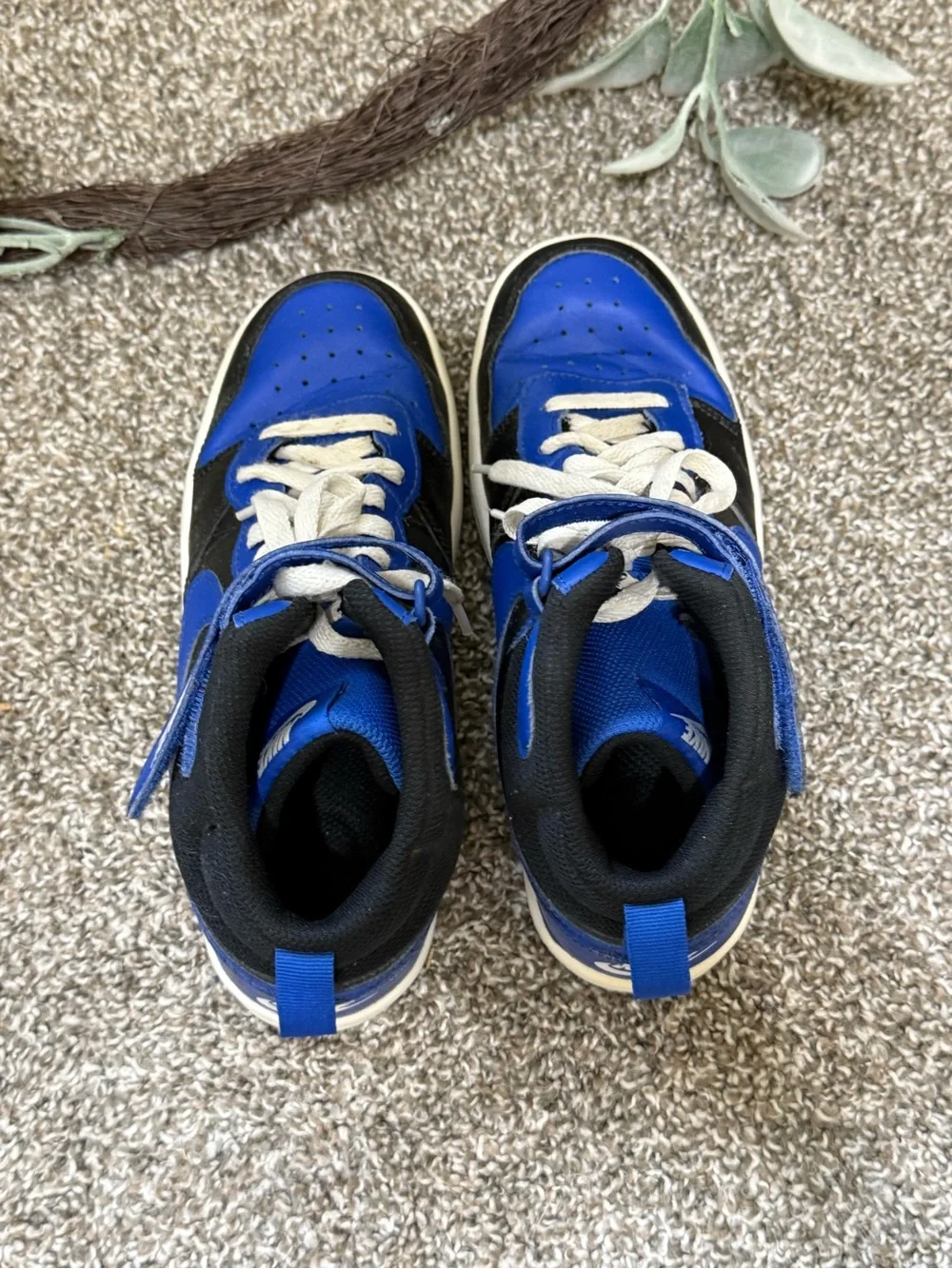 Nike 6.5 boys high top tennis shoes bright blue/black Velcro top